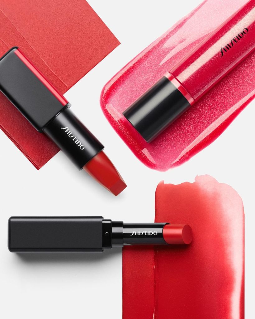 SHISEIDO: Try red three ways. For a transparent wash of color flecked with prismatic pearl… Try red three ways. For a transparent wash of color flecked with prismatic pearl...