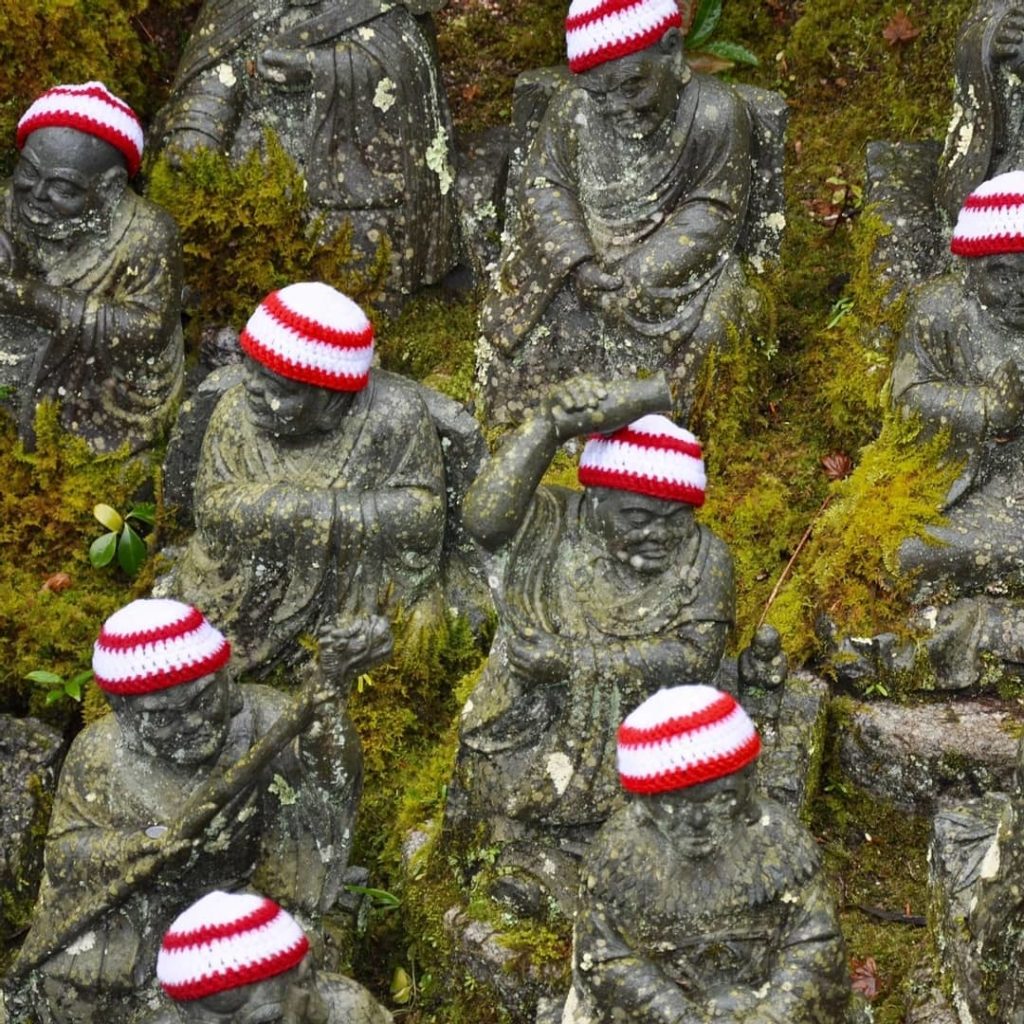 Visit Japan: Cold weather calls for warm hats! You might notice many of Japan’s temples and … Cold weather calls for warm hats! You might notice many of Japan's temples and ...