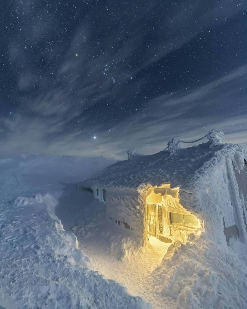 Visit Japan: Can you imagine how cosy this cabin is inside?! This winter wonderland can be f… Can you imagine how cosy this cabin is inside?! This winter wonderland can be f...