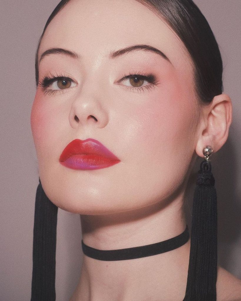 SHISEIDO: File under: merry and bright. Recreate this two-tone lip look by @tatianaroseart… File under: merry and bright. Recreate this two-tone lip look by @tatianaroseart...