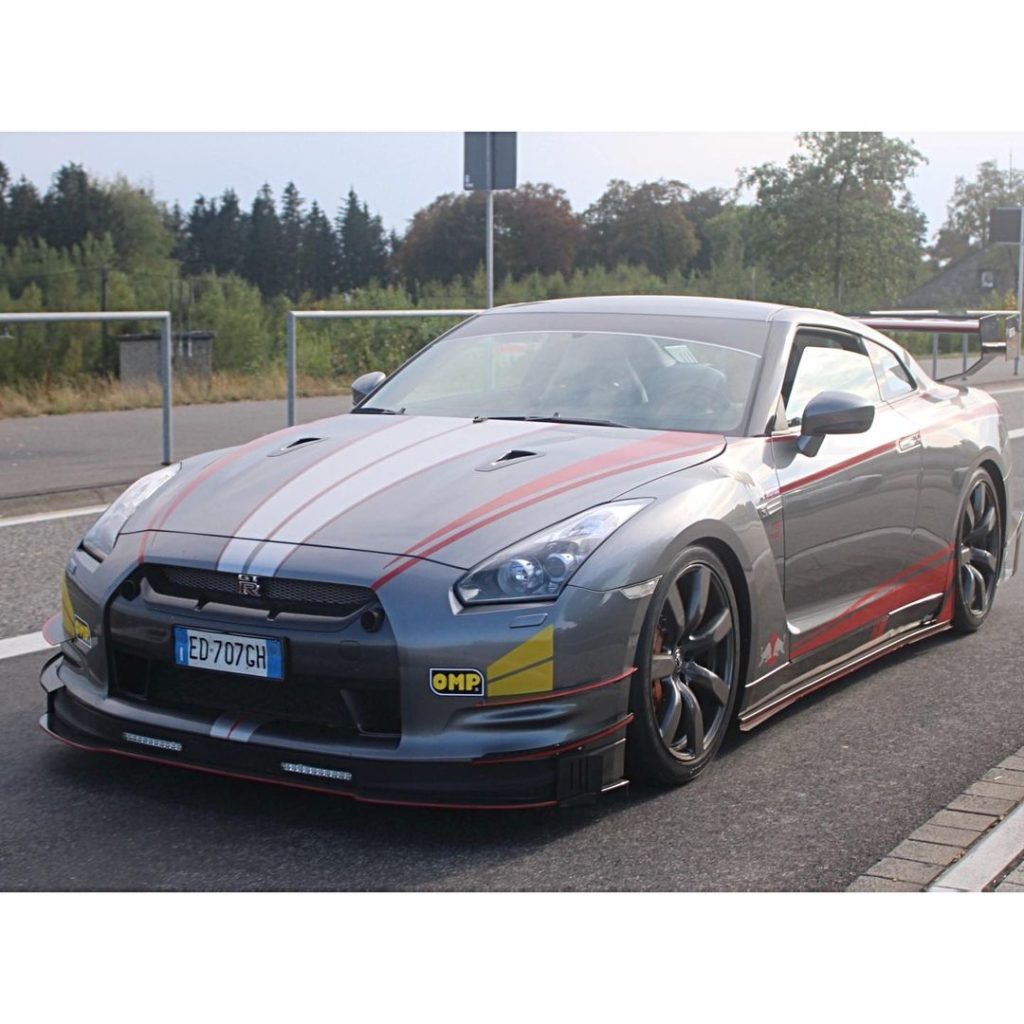 Stripes or no stripes?  Photo  @autogespot  .
.
.
.
Follow the Crew:  @Nissan_...