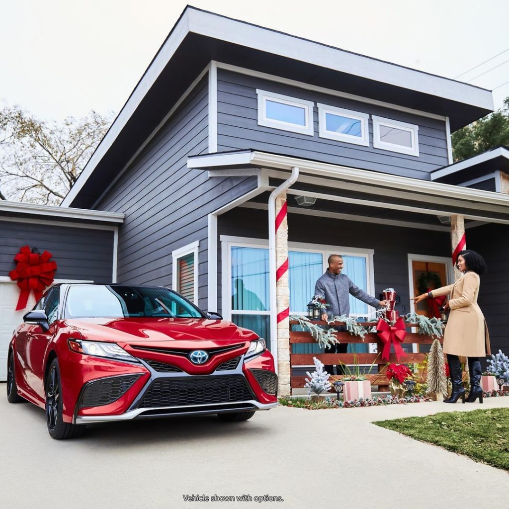 Deck the halls. #Camry
#Hybrid #HappyHolidays...