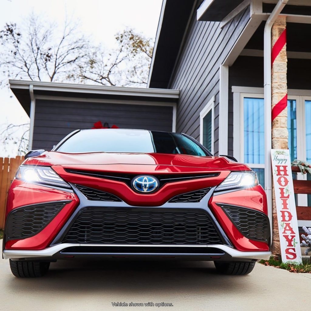 You would even say it glows. #Camry #Hybrid
#LetsGoPlaces...