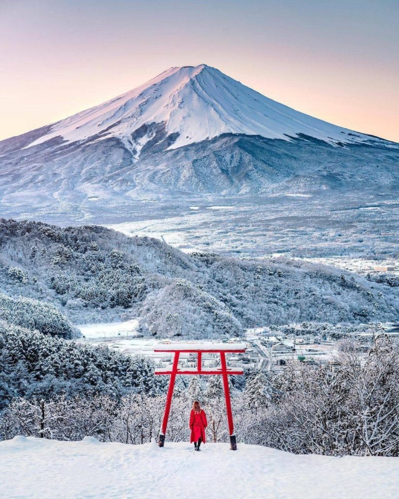 The cold never bothered us anyway - especially not with views like these! 
: @ya...