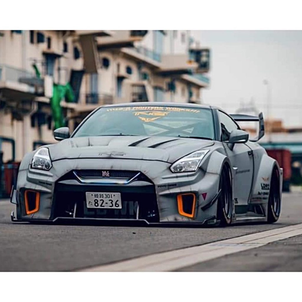 GT-R Liberty Walk apocalypse style  Photo  @libertywalkkato  .
.
.
.
Follow th...
