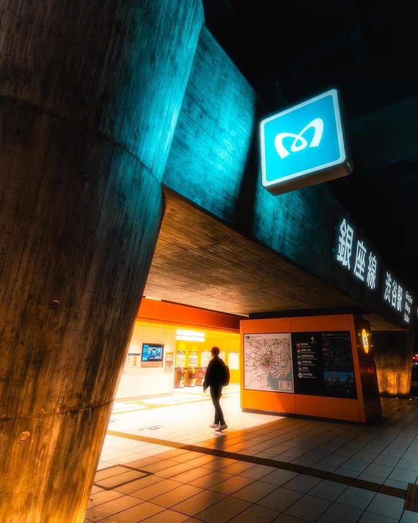The evening glow of the Tokyo Metro 
: @yuukishimi.zu
-----⁣⠀
Shibuya Station, #...