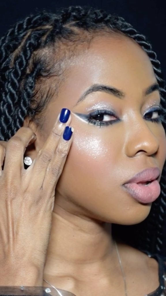 Get NYE ready at-home with some sparkle and shine by makeup artist @jaleesajaika...