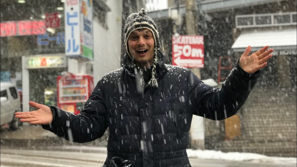It’s Snowing! Japanese Ski Resort Town (Akakura Myoko)