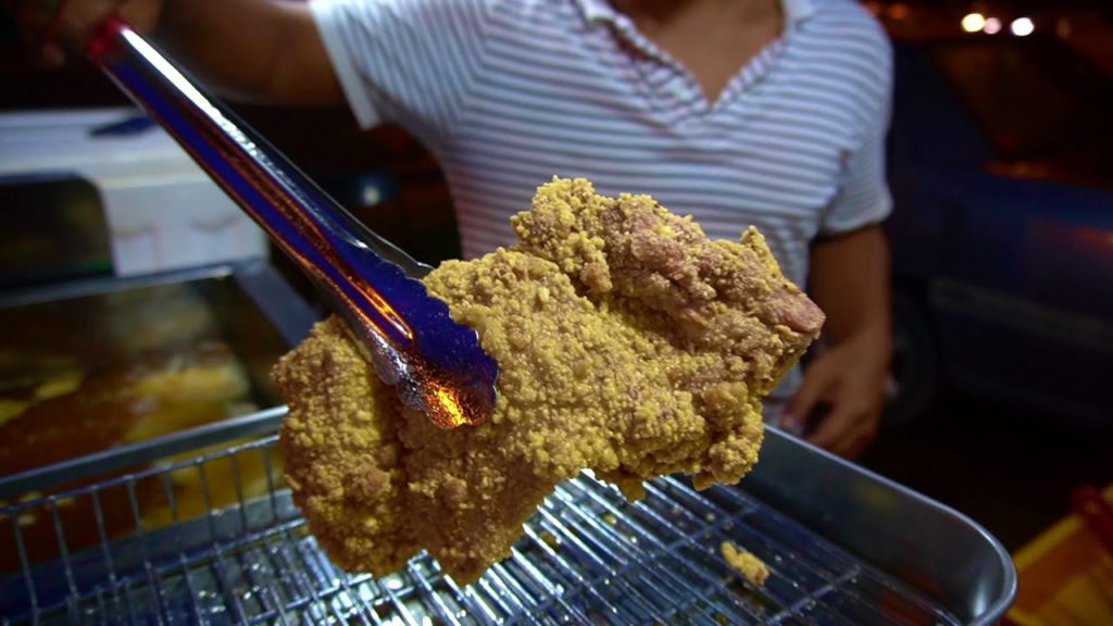 Fried chicken of Malaysia street food - Spicy Malaysia fried chicken
