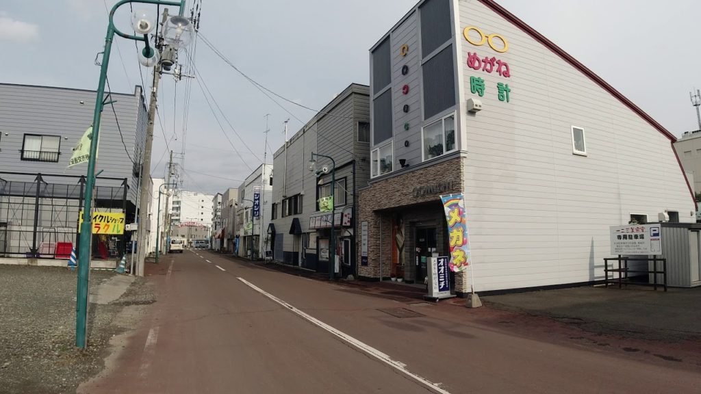 4K Virtual Walking – FURANO SUZURANDORI SHOPPING STREET 富良野市のすずらん通り商店街を散歩 in Hokkaido, Japan 4K Virtual Walking - FURANO SUZURANDORI SHOPPING STREET 富良野市のすずらん通り商店街を散歩 in Hokkaido, Japan