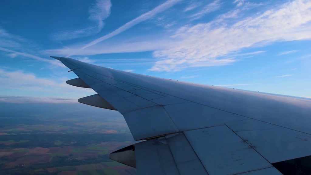 [Flight-Report] AIR CANADA | Montreal  YUL ✈ Paris Roissy CDG | Boeing 777-300ER | Landing