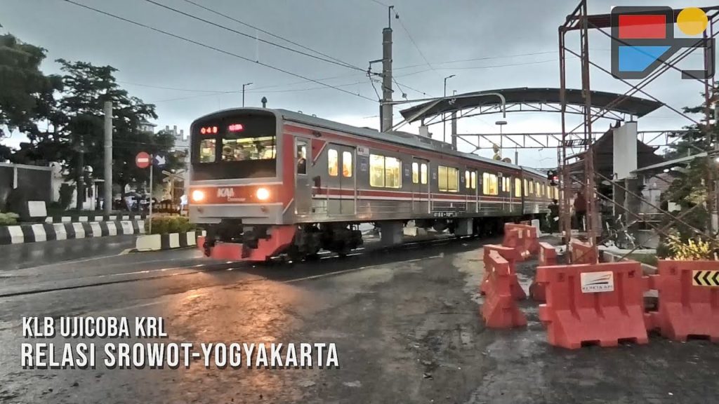 AKHIRNYA KRL JR205 MASUK STASIUN TUGU YOGYAKARTA