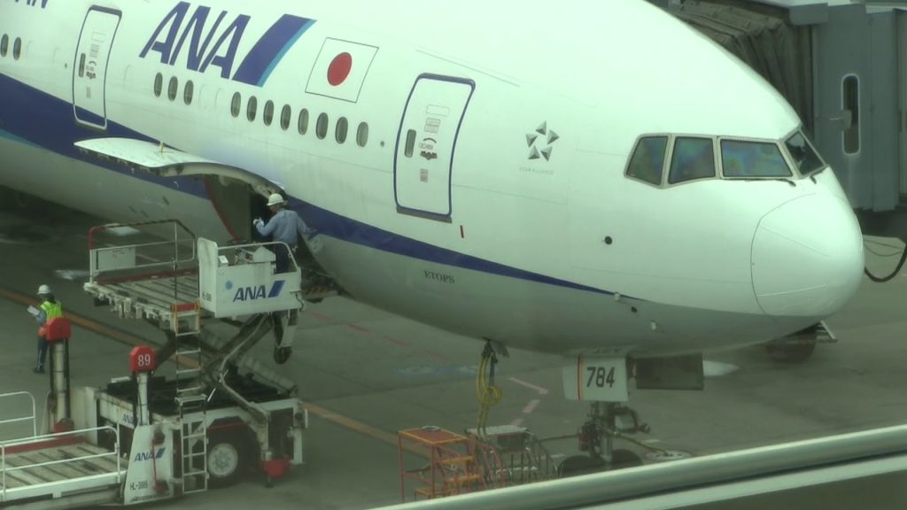 THE SIGHT & THE SOUND : Flight onboard ANA B 777-381ER JA784A from Tokyo (HND) to Hongkong (HKG)