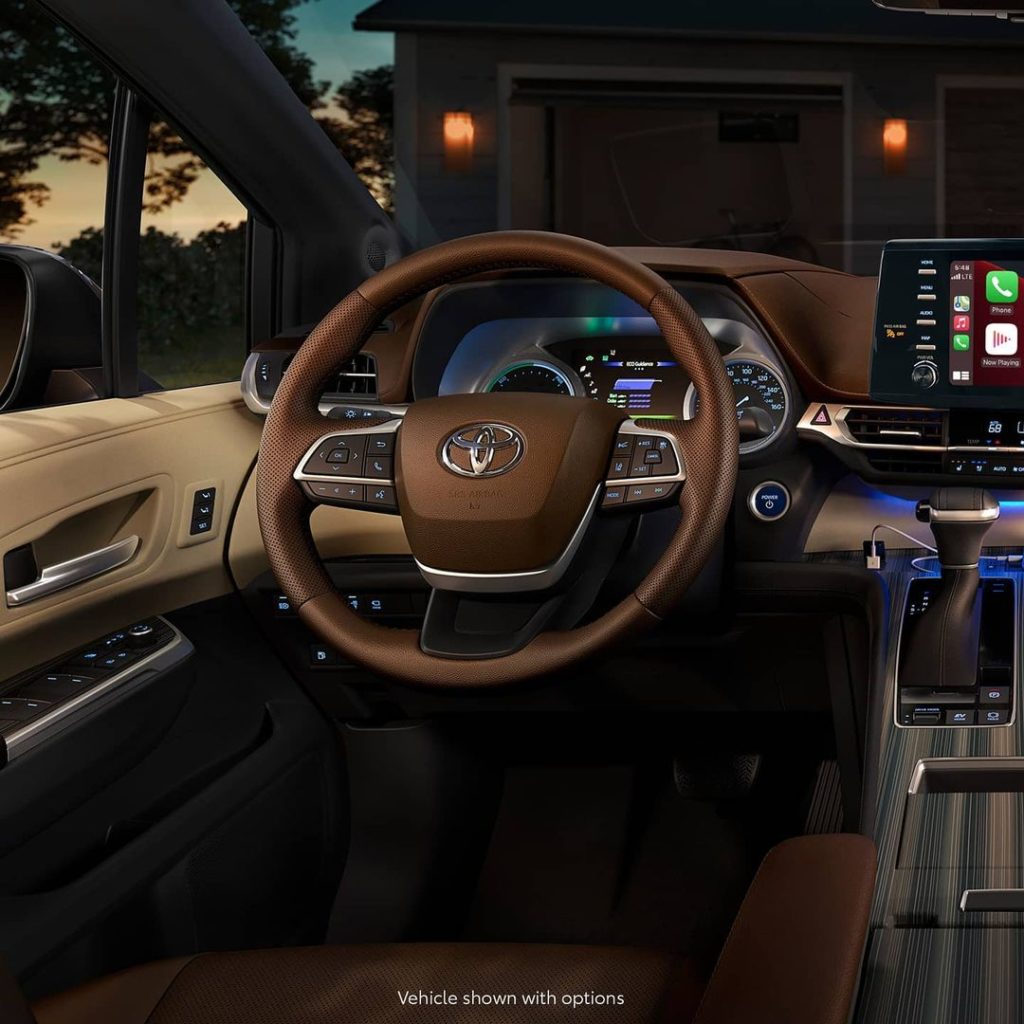 Houston, we definitely 𝙙𝙤 𝙣𝙤𝙩 have a problem.  The all-new 2021 #Sienna has arri...