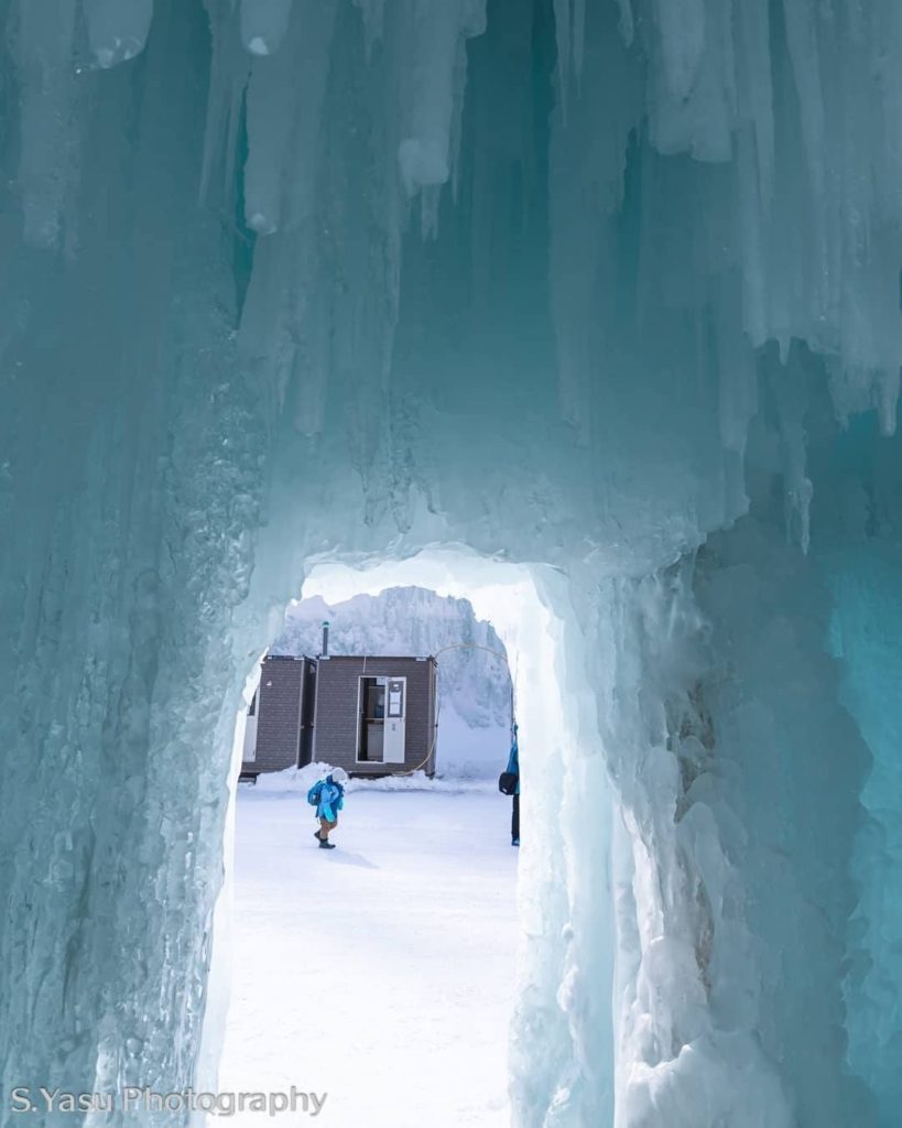 Visit Japan: Look at that crystal clear ice! The Sounkyo Ice Fall Festival is one of Hokkaid… Look at that crystal clear ice! The Sounkyo Ice Fall Festival is one of Hokkaid...