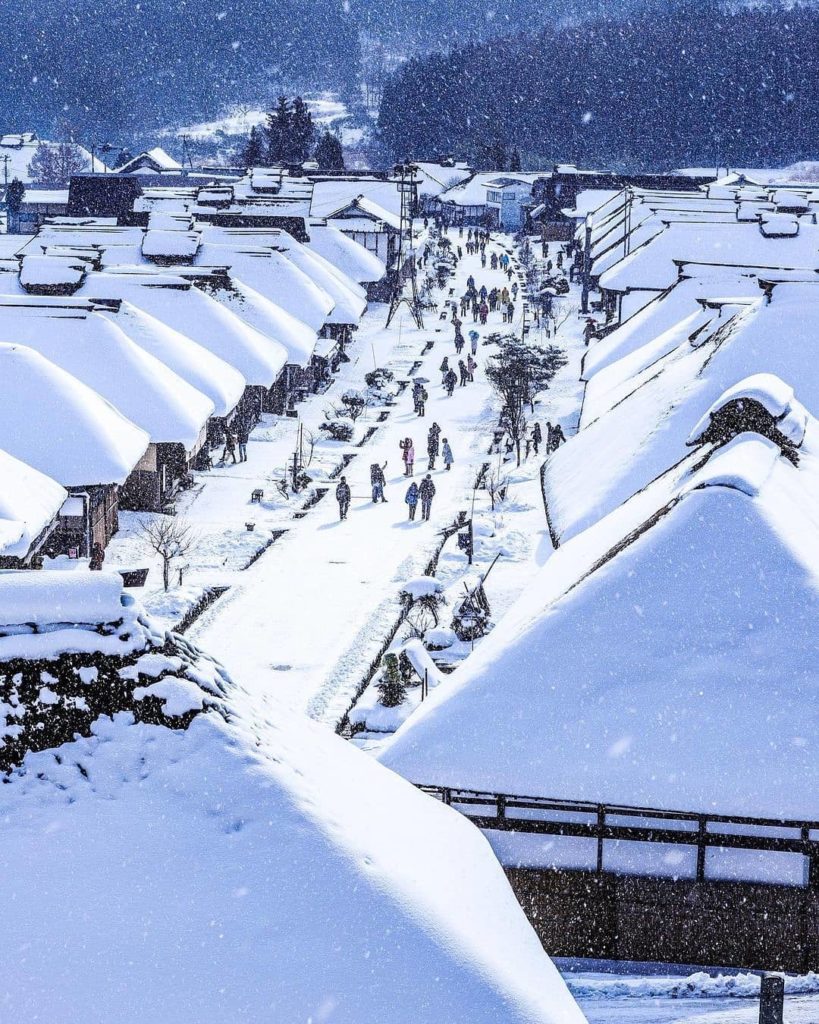 Ouchi-juku looks absolutely mesmerising when blanketed in snow!  But then again,...