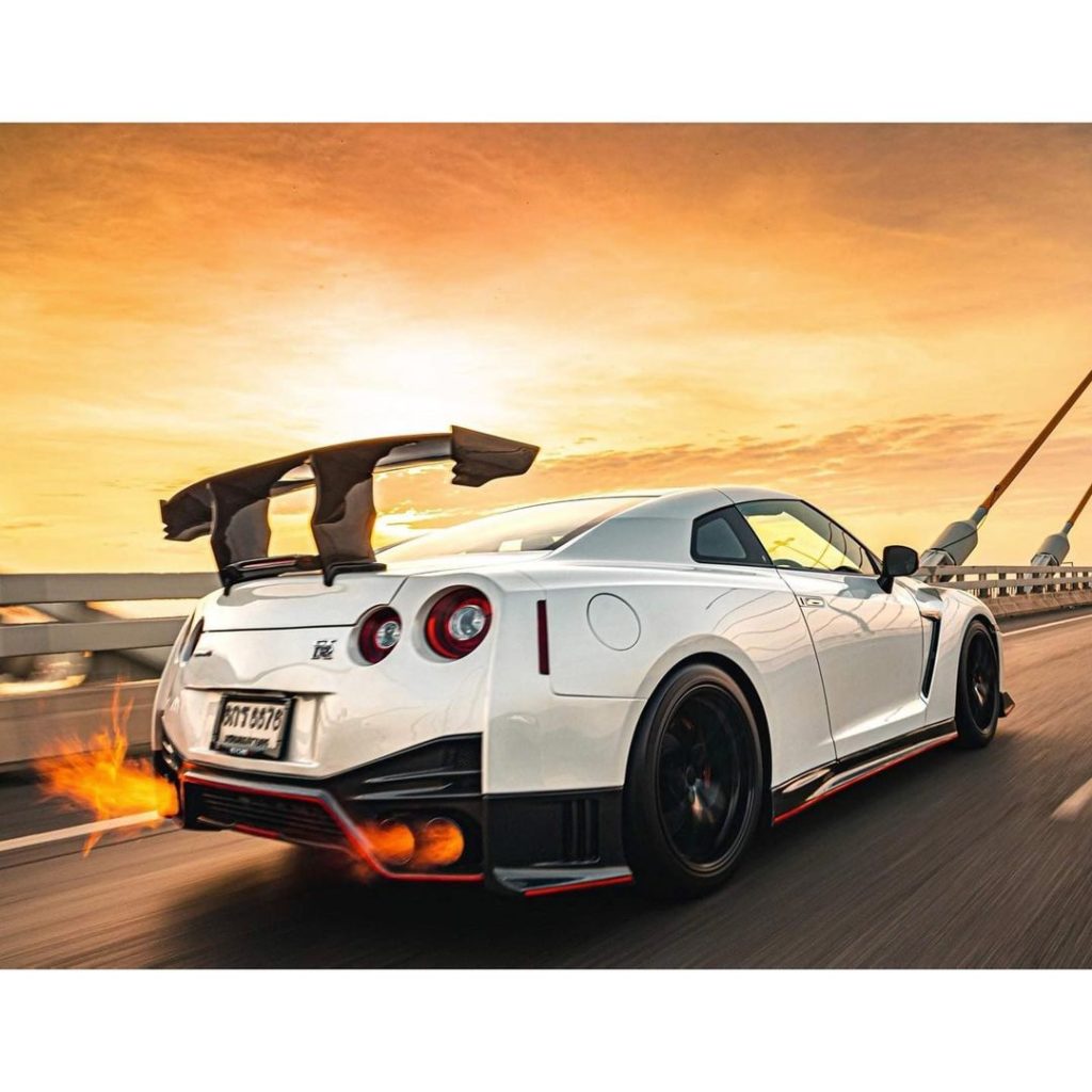 Don’t let the sun go down on Godzilla  Photo  @doublepsnapzing  .
.
.
.
Follow...