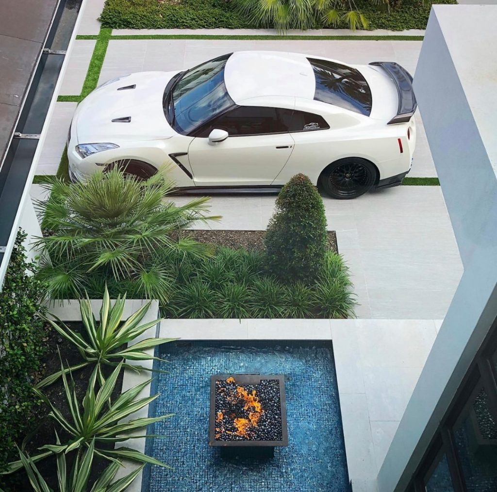 That summer feeling on a winter day #Nissan #NissanGTR #GTR
 @seb.gtr...