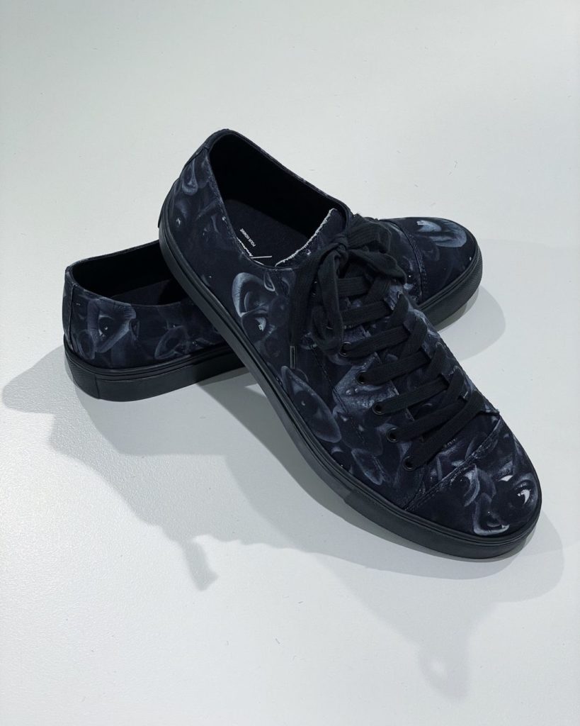 Yohji Yamamoto: NEW COLLECTION IN STORE
Yohji Yamamoto POUR HOMME SS 2021
Come and discover t… NEW COLLECTION IN STORE
Yohji Yamamoto POUR HOMME SS 2021
Come and discover t...