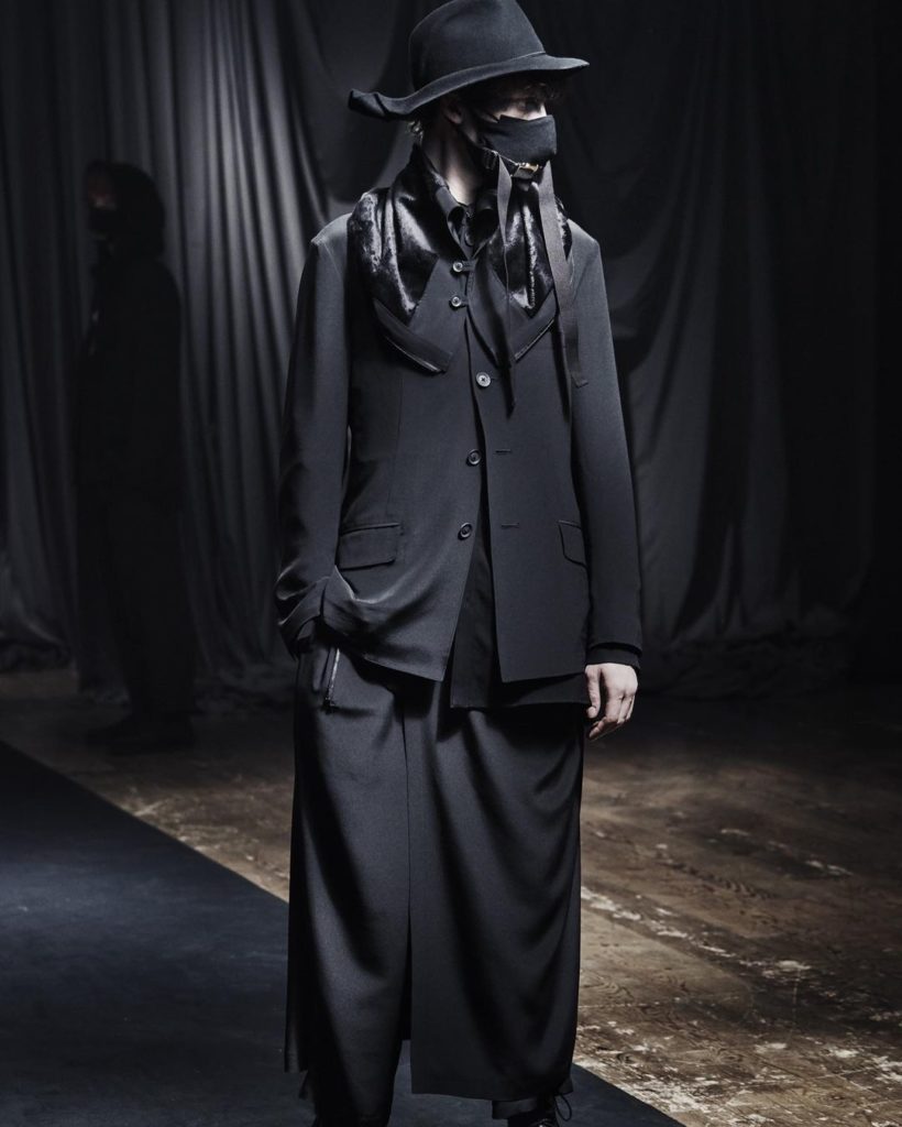 Discover the new Yohji Yamamoto POUR HOMME Autumn/Winter 2021-22 Collection 

Ph...