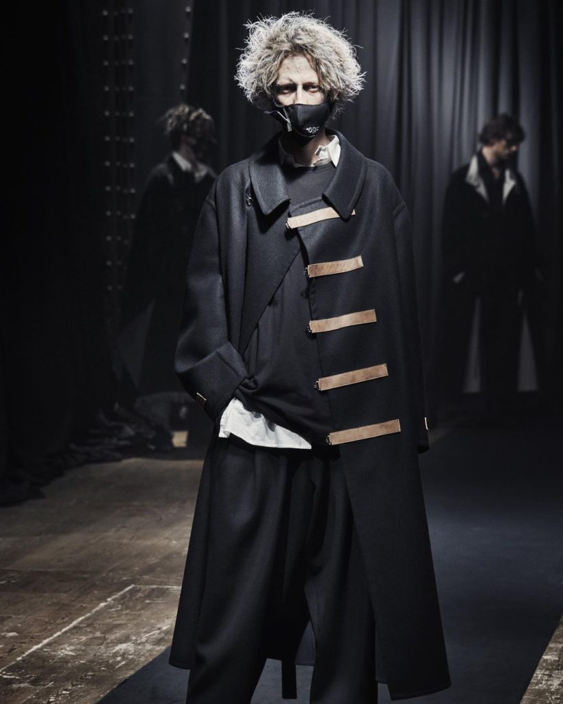 Discover the new Yohji Yamamoto POUR HOMME Autumn/Winter 2021-22 Collection 

Ph...