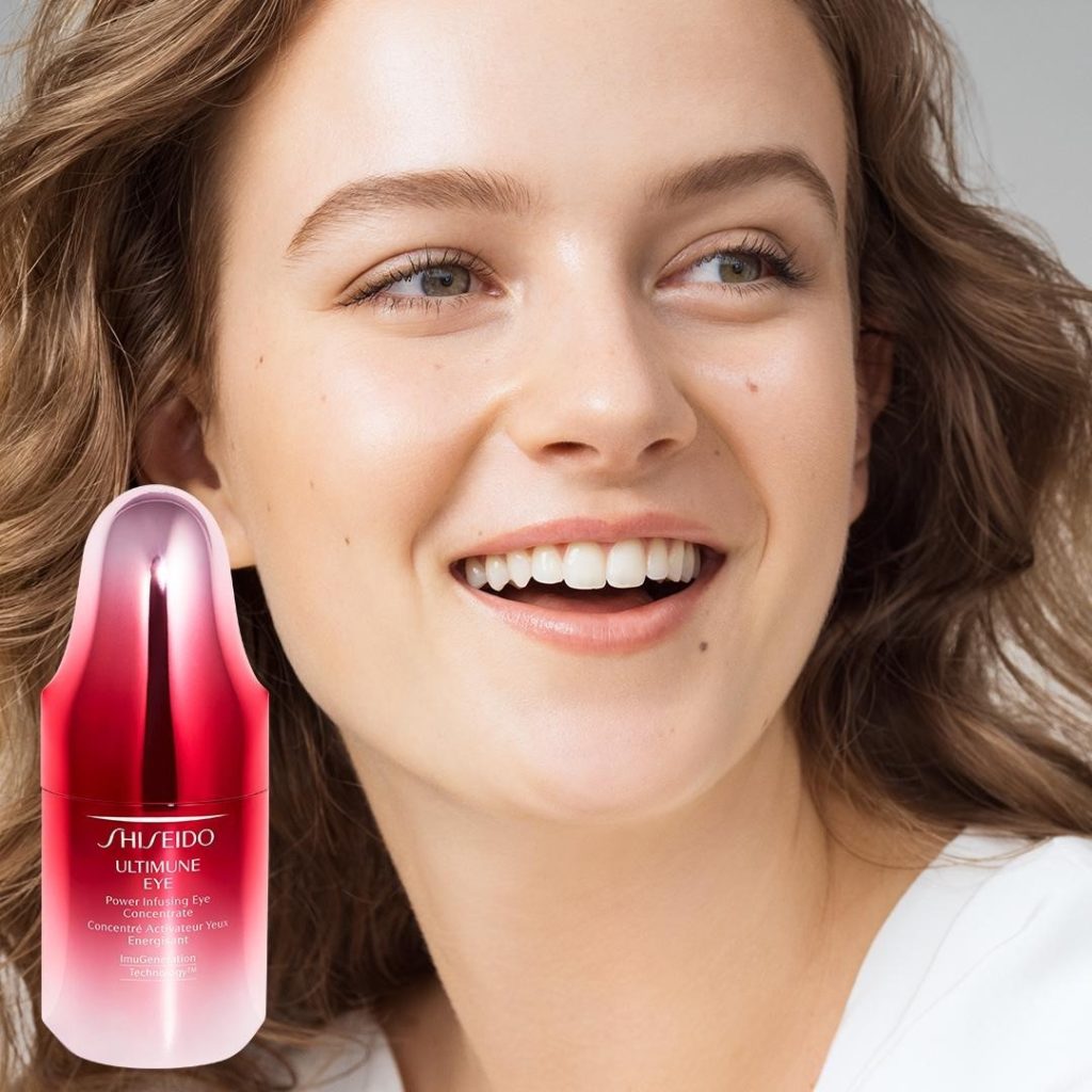 @bayakolarikova with her favorite eye serum: Ultimune Eye Power Infusing Eye Con...