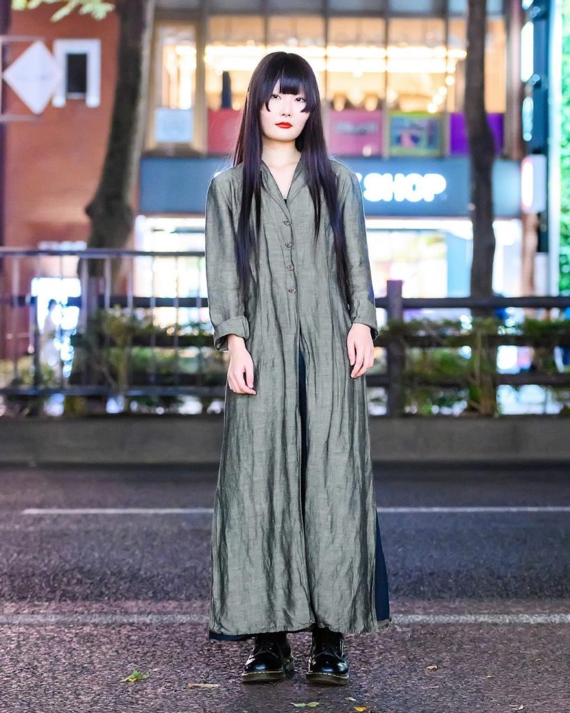 20-year-old Japanese student Kana (@waitress___) on the street in Harajuku weari...