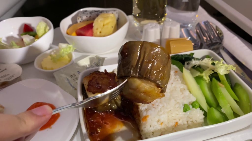 1.5hr Business Class Flight on Airbus A350 Vietnam Airlines Saigon to Singapore with Good Meal 1.5hr Business Class Flight on Airbus A350 Vietnam Airlines Saigon to Singapore with Good Meal