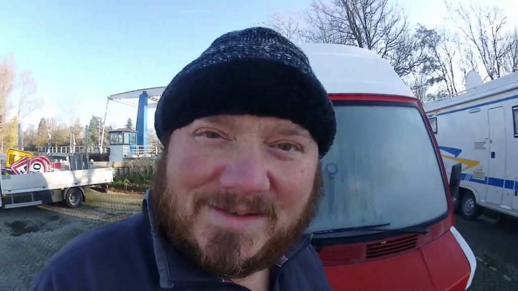 402 DUTCH WINTER IN A CAMPERVAN ALMOST GOES WRONG