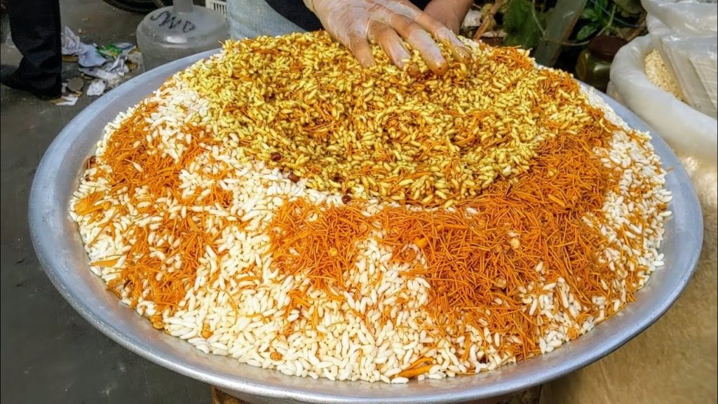 Famous Jhalmuri Bangladesh/Best Street Food Jhalmuri 2021/EXTREME Bangladeshi Street Food