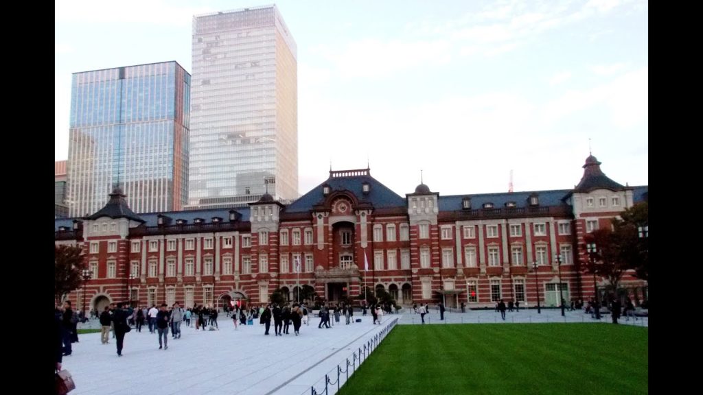 Tokyo Metro and Bullet Train are lifelines of Tokyo, Japan !