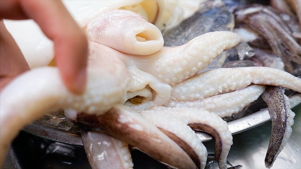 Thai Food - GIANT CUTTLEFISH AND NOODLES Aoywaan Bangkok Seafood Thailand