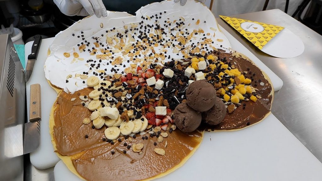 대왕 크레페 / giant chocolate fruit crepe / korean street food 대왕 크레페 / giant chocolate fruit crepe / korean street food