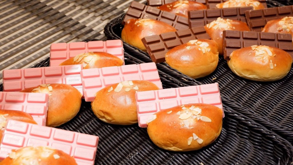 Royce Chocolate World | Royce Bakery New Chitose Airport Sapporo Hokkaido Japan