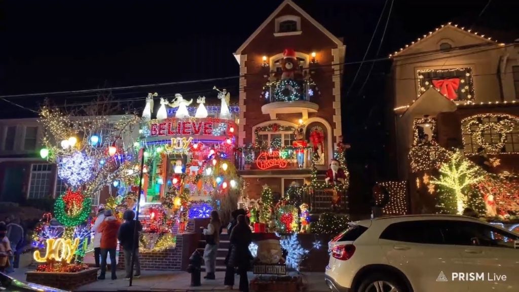 NYC : Christmas Walk in New York City Dyker Heights Brooklyn to Manhattan December 6, 2020 NYC : Christmas Walk in New York City Dyker Heights Brooklyn to Manhattan December 6, 2020