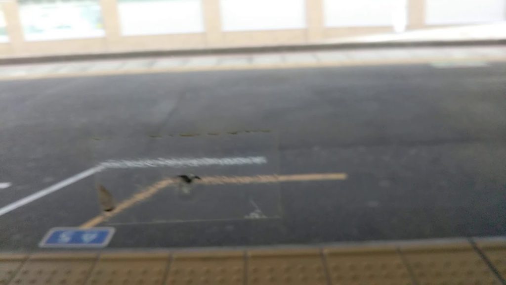 No🚋crack glass train in Kobe Japan.# 432 No🚋crack glass train in Kobe Japan.# 432