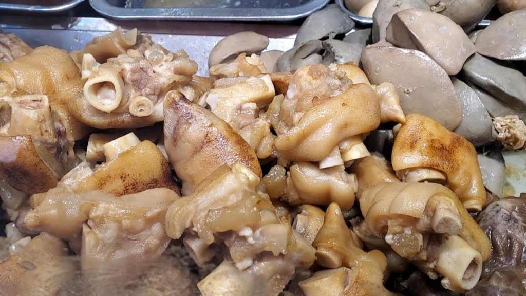 Marinated Pork Knuckle ,Trotter,Ear,Yummy  Goose  #HongKong Street Food 香港#長沙灣 #良記滷水,食物一應俱全#滷水鵝 $ Marinated Pork Knuckle ,Trotter,Ear,Yummy  Goose  #HongKong Street Food 香港#長沙灣 #良記滷水,食物一應俱全#滷水鵝 $