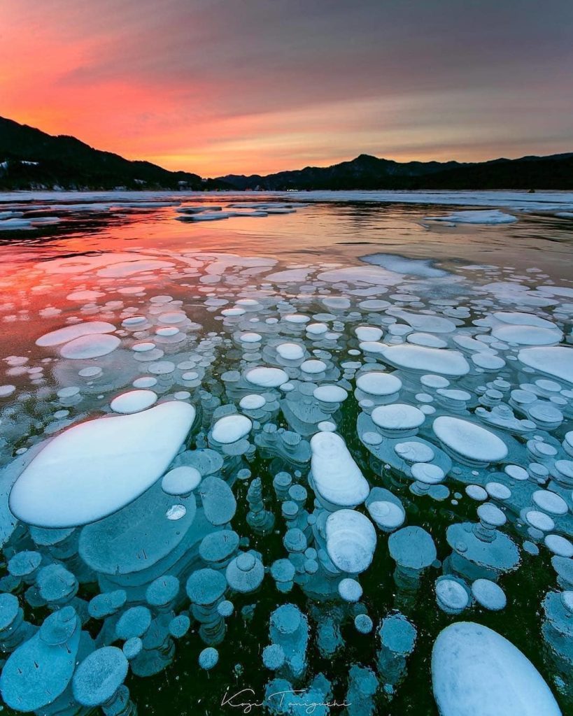 Who else knows about this icy phenomenon within Lake Nukabira in central Hokkaid...