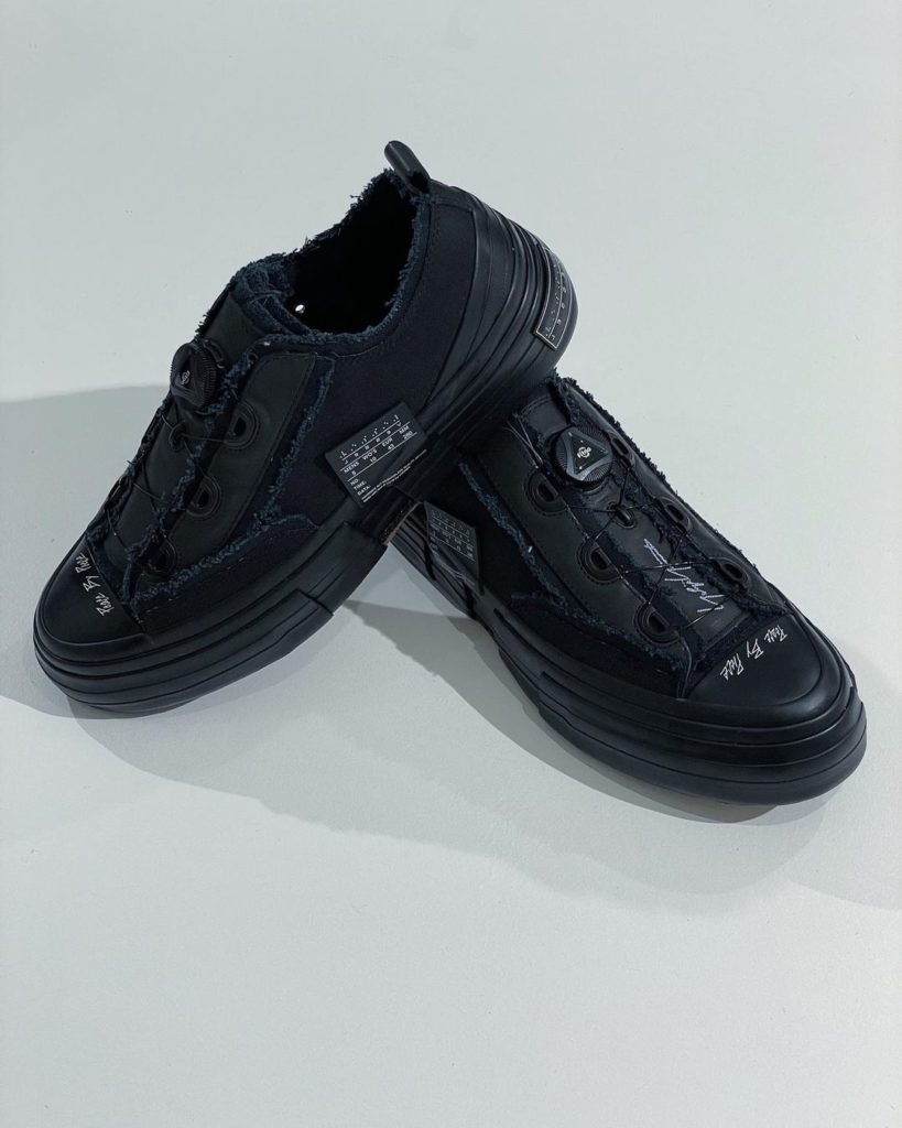 Yohji Yamamoto: Yohji Yamamoto POUR HOMME SS 2021
Come and discover the new Spring/Summer 20… Yohji Yamamoto POUR HOMME SS 2021
Come and discover the new Spring/Summer 20...