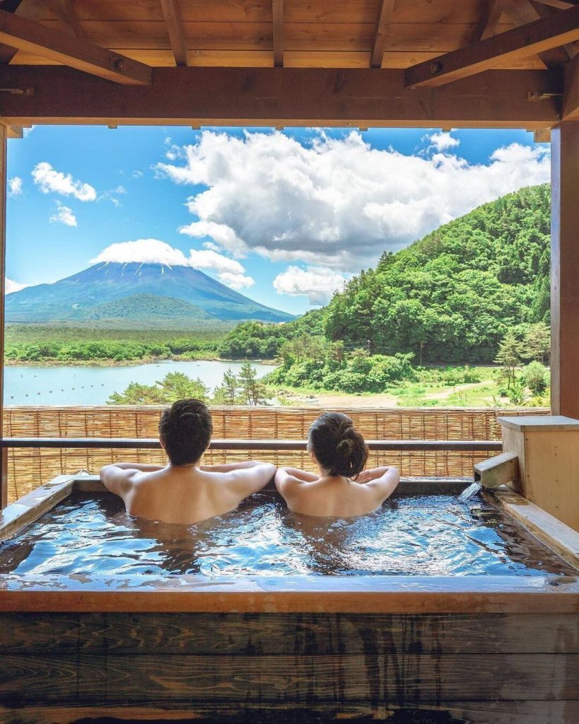 Visit Japan: At the Yamadaya Hotel in the Yamanashi you can relax in a luxurious private open… At the Yamadaya Hotel in the Yamanashi you can relax in a luxurious private open...