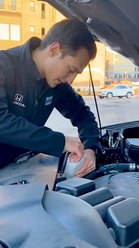 Follow @alexpalou’s instructions step by step and change your Honda’s antifreeze...