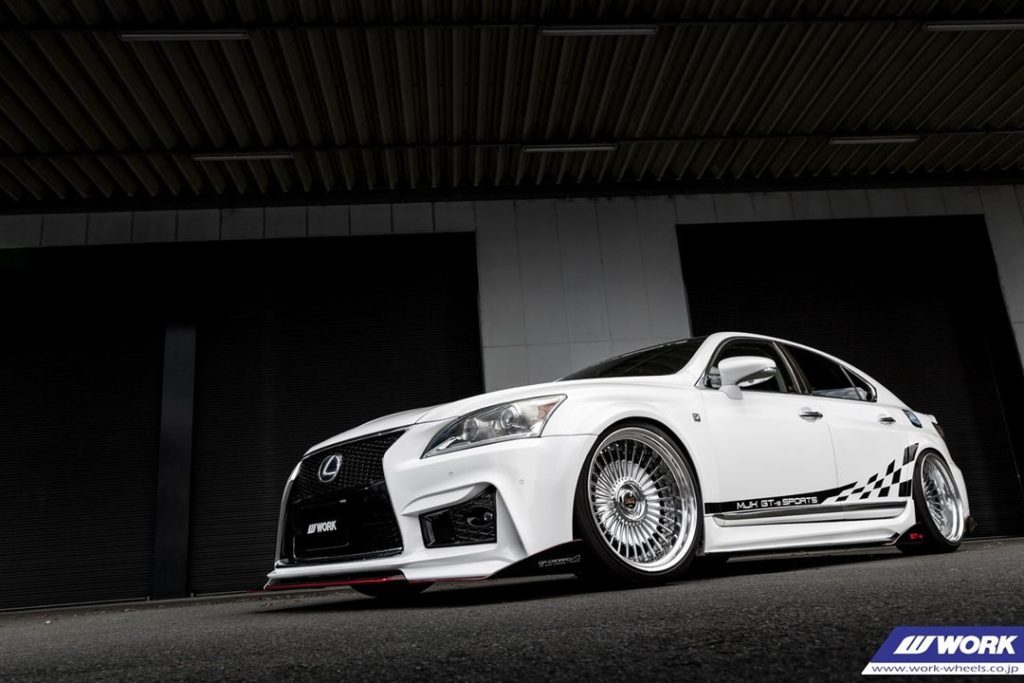 @mjkcustoms Lexus LS on WORK Emitz #artofwheel...