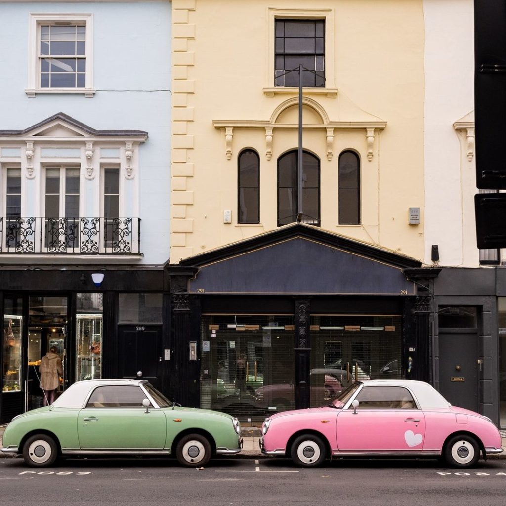 Love is in the air. #HappyValentinesDay #NissanFigaro
 @lepinkfigaro...