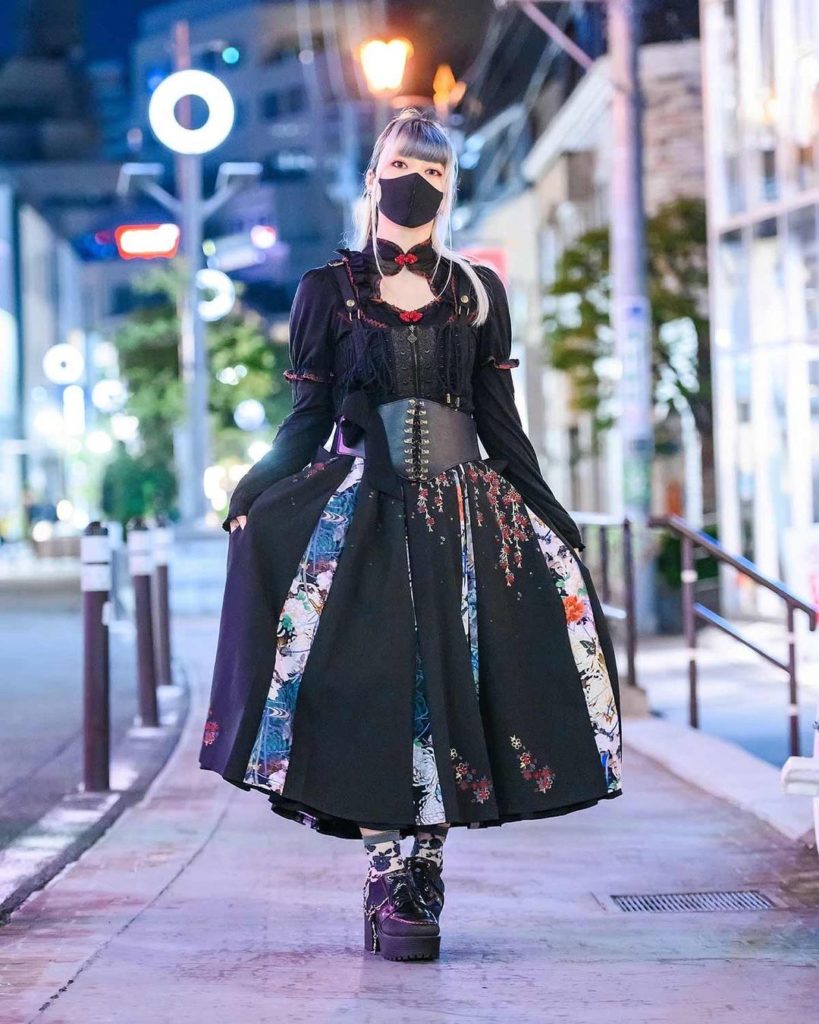 20-year-old Anemone (@__._anemone_.__) on Cat Street in Harajuku wearing a gothi...