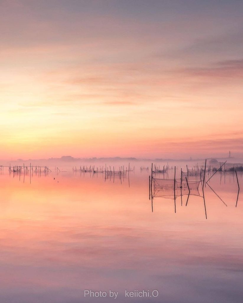 Visit Japan: What beautiful colors! The sky is painted red at Lake Inba-numa in Chiba Prefec… What beautiful colors! The sky is painted red at Lake Inba-numa in Chiba Prefec...