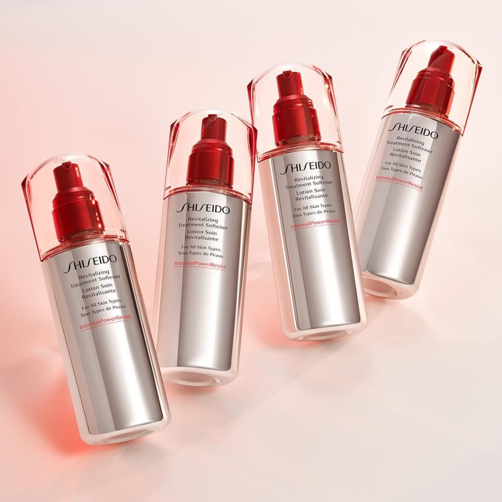 Refresh and resist multiple signs of aging with every swipe of Revitalizing Trea...