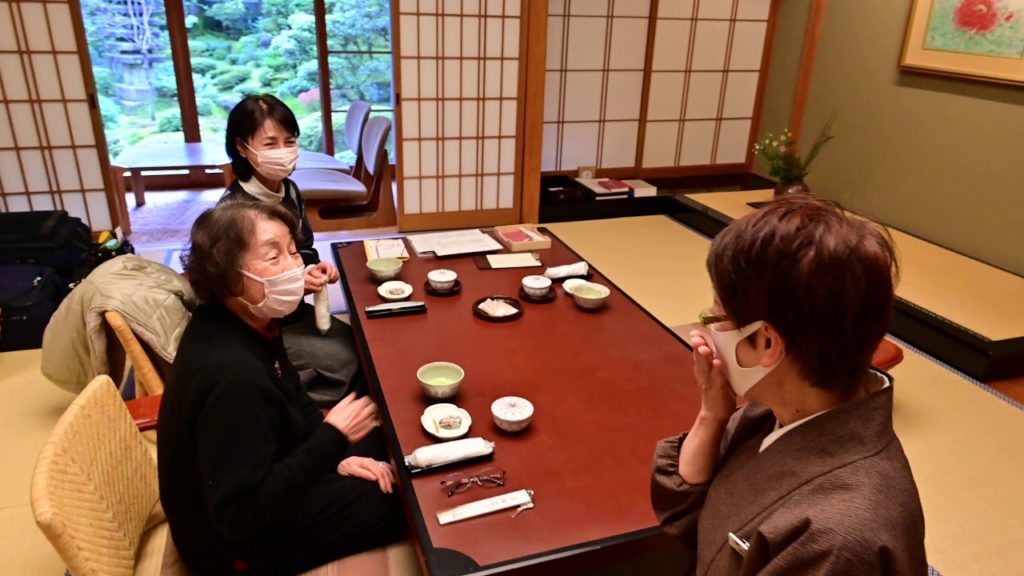Kinosaki Onsen (城崎温泉) - Nishimuraya Honkan (西村屋本館) room tour 2020 Dec. 02