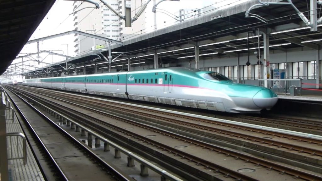Japan: JR East Shinkanasen / Bullet Trains at Speed - Utsunomiya