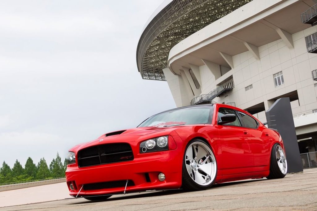 輸入車をメインターゲットにした『グノーシス CVD』。欧州車はもちろん、アメ車も最高のスタイルへ導きます。
埼玉県コースト様のチャージャーSRT8の足元には、極...