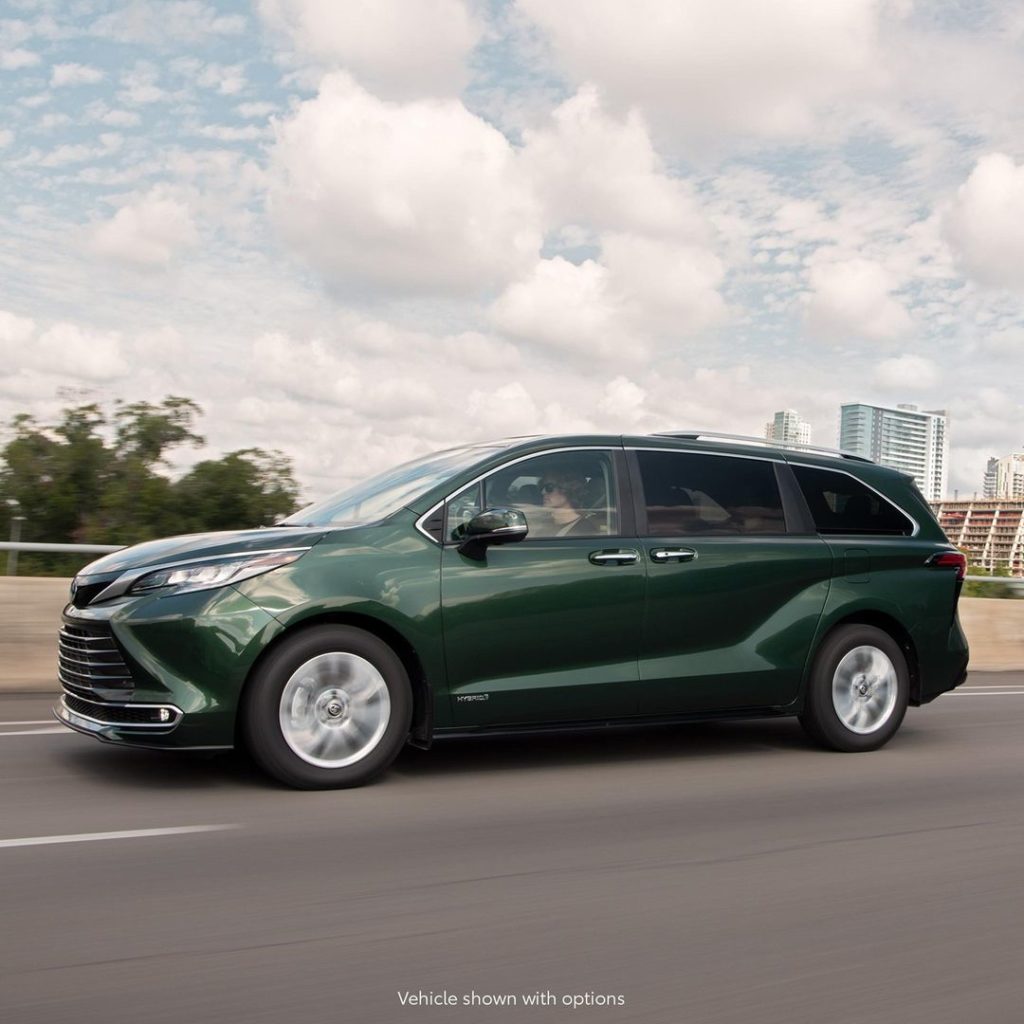 Bold design and enhanced fuel efficiency – the all-new 2021 #Sienna will have ot...